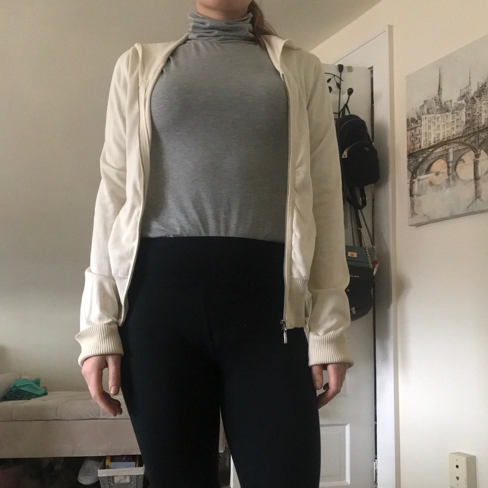 Cream Sweatshirt